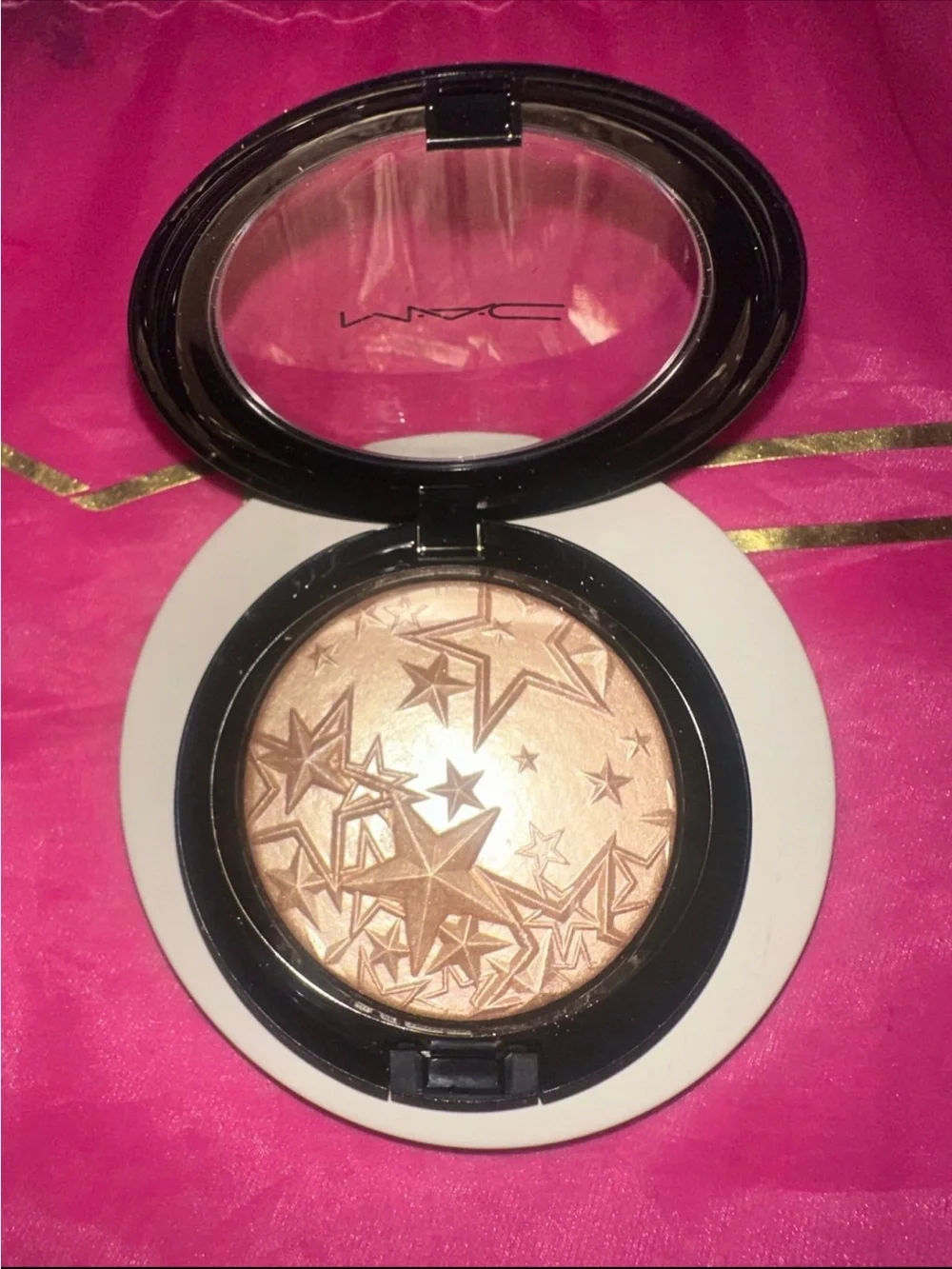 MAC Whisper Of Gilt Extra Dimension Skinfinish